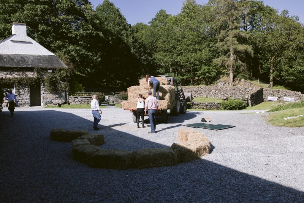 Outdoor Hay Portrait Shooting, Sunshine and Guests